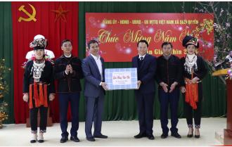 Bí thư Tỉnh ủy Đỗ Đức Duy kiểm tra trực tết và chúc tết tại huyện Văn Chấn