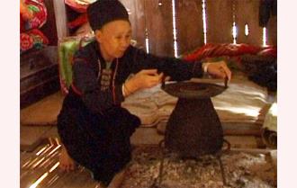 Bếp lửa trong sinh hoạt và văn hoá tâm linh của người Khơ Mú