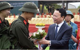 Bí thư Tỉnh ủy Đỗ Đức Duy dự Lễ tiễn 215 tân binh huyện Văn Yên lên đường làm nhiệm vụ bảo vệ Tổ quốc