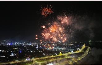 Màn pháo hoa đón năm mới ở các huyện, thị xã của tỉnh Yên Bái