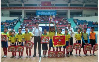 Đội bóng đá nhi đồng huyện Yên Bình vô địch