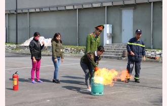 50 cán bộ, công nhân viên Công ty TNHH Unico Global YB được tập huấn nghiệp vụ phòng cháy chữa cháy