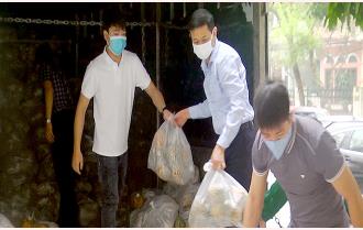 Yên Bái giải cứu 12 tấn dứa cho nông dân Lào Cai