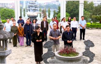 Đoàn đại biểu Quốc hội tỉnh Ninh Thuận dâng hương tưởng niệm nhà yêu nước Nguyễn Thái Học