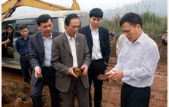 Chủ tịch UBND tỉnh Hoàng Thương Lượng kiểm tra tình hình khai thác, chế biến khoáng sản tại huyện Lục Yên

