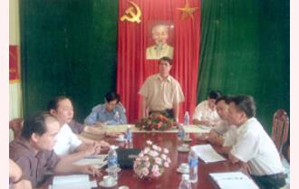 Bí thư Tỉnh uỷ Hoàng Xuân Lộc kiểm tra tình hình sản xuất chè tại huyện Văn Chấn