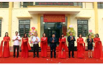 Phó Chủ tịch HĐND tỉnh Triệu Tiến Thịnh dự Lễ công bố hoạt động Bộ phận Phục vụ hành chính công huyện Yên Bình