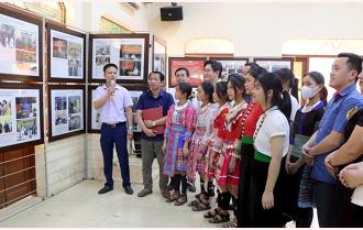 Trưng bày chuyên đề “Cộng đồng các dân tộc và tôn giáo Việt Nam trong sự nghiệp xây dựng và bảo vệ Tổ quốc” tại huyện Trạm Tấu