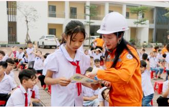 Điện lực thành phố Yên Bái tuyên truyền tiết kiệm điện cho học sinh