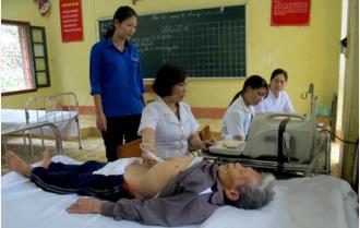 Khám bệnh, phát thuốc miễn phí cho nhân dân xã Tân Hương
