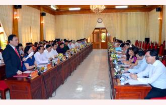 Đoàn công tác Trưởng Cơ quan đại diện Việt Nam tại nước ngoài làm việc tại Yên Bái và Ban Chỉ đạo Tây Bắc



