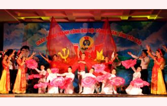 Tổ chức chương trình Văn nghệ chào mừng thành công Đại hội Công đoàn tỉnh Yên Bái lần thứ XIX