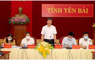 Chủ tịch UBND tỉnh Trần Huy Tuấn chủ trì phiên họp thành viên UBND tỉnh tháng 5: Phấn đấu 6 tháng cơ bản đạt 50% kế hoạch năm
