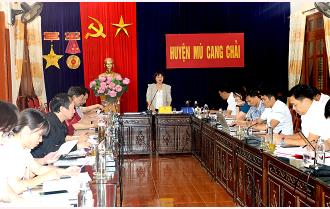 Phó Chủ tịch HĐND tỉnh Hoàng Thị Thanh Bình giám sát thực hiện các chương trình mục tiêu quốc gia tại huyện Mù Cang Chải
