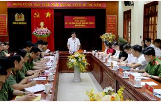 Đoàn đại biểu Quốc hội tỉnh Yên Bái lấy ý kiến về các dự án luật tại Công an tỉnh