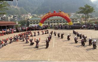 Mù Cang Chải: 850 học sinh tham dự Hội thi múa khèn, múa khăn lần II