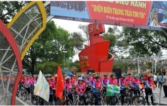 Thành phố Yên Bái: Trên 300 người tham gia đạp xe diễu hành “Hành trình kết nối – Điện Biên trong trái tim tôi”