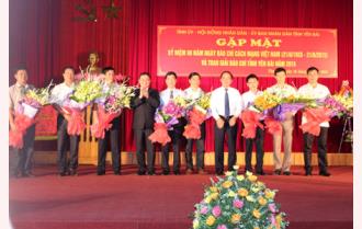 Gặp mặt kỷ niệm 90 năm Ngày Báo chí cách mạng Việt Nam và trao Giải Báo chí tỉnh Yên Bái năm 2015 