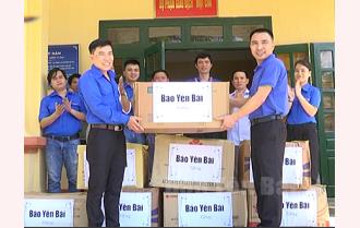 Đoàn thanh niên Báo Yên Bái vui Tết thiếu nhi tại xã Phong Dụ Hạ
