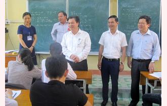 Thứ trưởng Bộ Giáo dục- Đào tạo làm việc với Ban chỉ đạo kỳ thi THPT quốc gia tỉnh Yên Bái