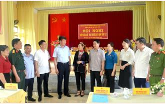 Chủ tịch UBND tỉnh Trần Huy Tuấn tiếp xúc cử tri huyện Văn Yên
