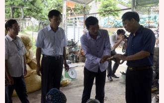 Phó Chủ tịch UBND tỉnh Nguyễn Văn Khánh kiểm tra Chương trình xây dựng nông thôn mới và công tác phòng chống thiên tai tại huyện Lục Yên
