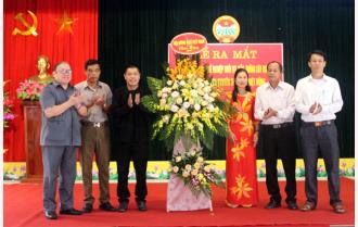 Chủ tịch Trung ương Hội Nông dân Thào Xuân Sùng dự lễ ra mắt Chi hội Nông dân nghề nghiệp tại Yên Bái