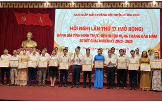 Hội nghị giữa nhiệm kỳ Ban Chấp hành Đảng bộ huyện Yên Bình: Phấn đấu 