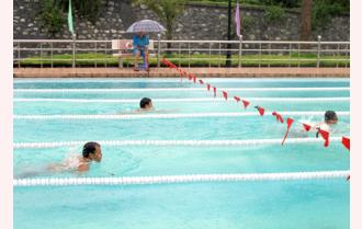 Trên 70 VĐV tham gia giải bơi lội các CLB tỉnh năm 2012