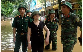 Chủ tịch UBND tỉnh Phạm Thị Thanh Trà chỉ đạo khắc phục ngập úng tại thành phố Yên Bái

