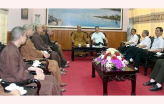 Phó Bí thư Thường trực Tỉnh ủy Dương Văn Thống gặp mặt đại diện Ban trị sự Giáo hội Phật giáo Việt Nam tỉnh Yên Bái