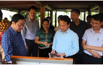 Bộ trưởng Bộ Nông nghiệp và Phát triển nông thôn Lê Minh Hoan thăm các mô hình phát triển kinh tế tại tỉnh Yên Bái