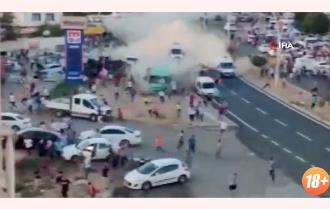 Video xe tải đâm vào đám đông ở Thổ Nhĩ Kỳ, khiến ít nhất 16 người thiệt mạng