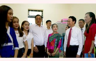 Đoàn đại biểu tỉnh Viêng Chăn thăm Trường Cao đẳng Sư phạm Yên Bái