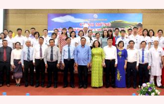 Đoàn đại biểu cấp cao tỉnh Viêng Chăn thăm Bệnh viện Đa khoa tỉnh Yên Bái