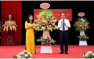 Phó Bí thư Thường trực Tỉnh ủy Tạ Văn Long dự khai giảng năm học mới tại Trường THCS thị trấn Yên Bình