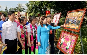 Yên Bái khai mạc Triển lãm ảnh “Di sản Nghệ thuật Xòe Thái Việt Nam” và “Ảnh đẹp du lịch 8 tỉnh Tây Bắc” mở rộng năm 2022