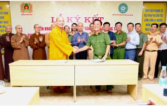 Công an tỉnh và Giáo hội Phật giáo Việt Nam tỉnh Yên Bái ký cam kết bảo đảm trật tự an toàn giao thông