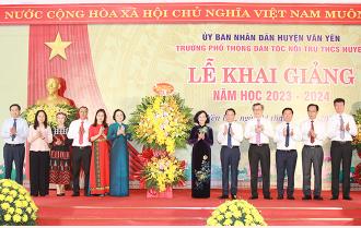 Thường trực Ban Bí thư, Trưởng Ban Tổ chức Trung ương Trương Thị Mai dự Lễ khai giảng năm học mới tại Trường Phổ thông DTNT THCS huyện Văn Yên