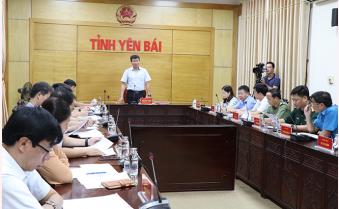 Chủ tịch UBND tỉnh Trần Huy Tuấn chủ trì họp Hội đồng Thi đua - Khen thưởng tỉnh xét các danh hiệu khen cao và cấp tỉnh