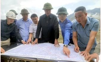 Chủ tịch UBND tỉnh Trần Huy Tuấn kiểm tra tiến độ Dự án đường kết nối các địa phương miền Tây với cao tốc Nội Bài - Lào Cai (IC15)