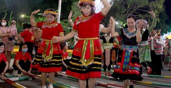 Hướng tới kỷ niệm 79 năm Ngày thành lập Đảng bộ thành phố và 70 năm Chiến thắng lịch sử Điện Biên Phủ, thành phố sẽ tổ chức nhiều hoạt động văn hoá văn nghệ đặc sắc, thu hút đông đảo nhân dân tham gia.