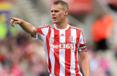 Ryan Shawcross được triệu tập lên tuyển thay thế Rio Ferdinand
