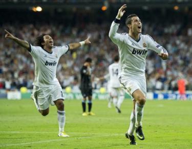C. Ronaldo đang là chân sút hàng đầu Champions League với 4 bàn

