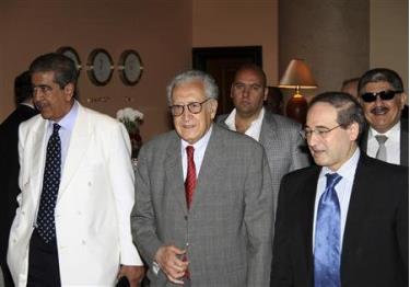 Ông Lakhadr Brahimi.