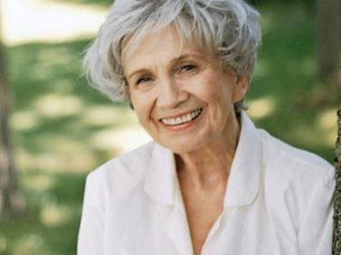 Nhà văn Alice Munro.