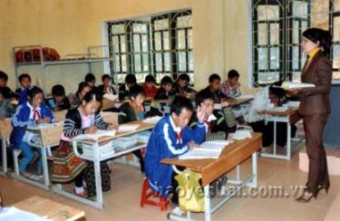 Các em học sinh Trường PTDTBT Tiểu học &THCS Bản Mù, huyện Trạm Tấu được học trong ngôi trường vừa mới được đầu tư xây dựng lại khang trang, sạch đẹp.