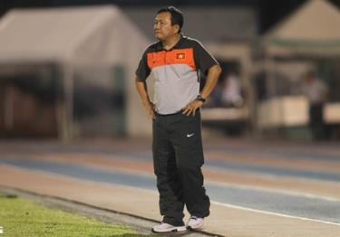 HLV Hoàng Văn Phúc bị đình chỉ công tác sau trận hòa kỳ lạ
của U23 Việt Nam với Bangu Atletico (Brazil)