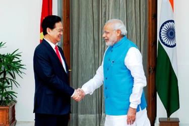 Thủ tướng  Nguyễn Tấn Dũng và Thủ tướng Ấn Độ Narendra Modi.