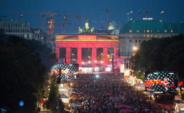Rất đông người tham gia lễ kỷ niệm 25 năm thống nhất nước Đức ở Berlin

